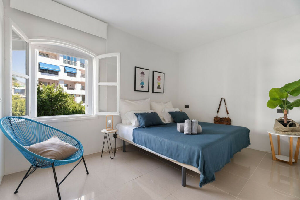 Middle Floor Apartment Puerto Banús Málaga - image 32