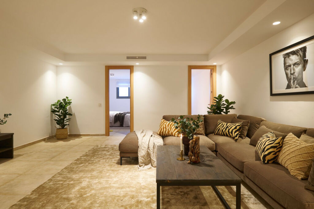 Detached Villa Estepona Málaga - image 32