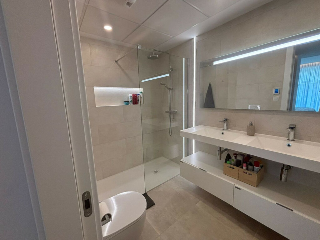 Middle Floor Apartment Fuengirola Málaga - image 30