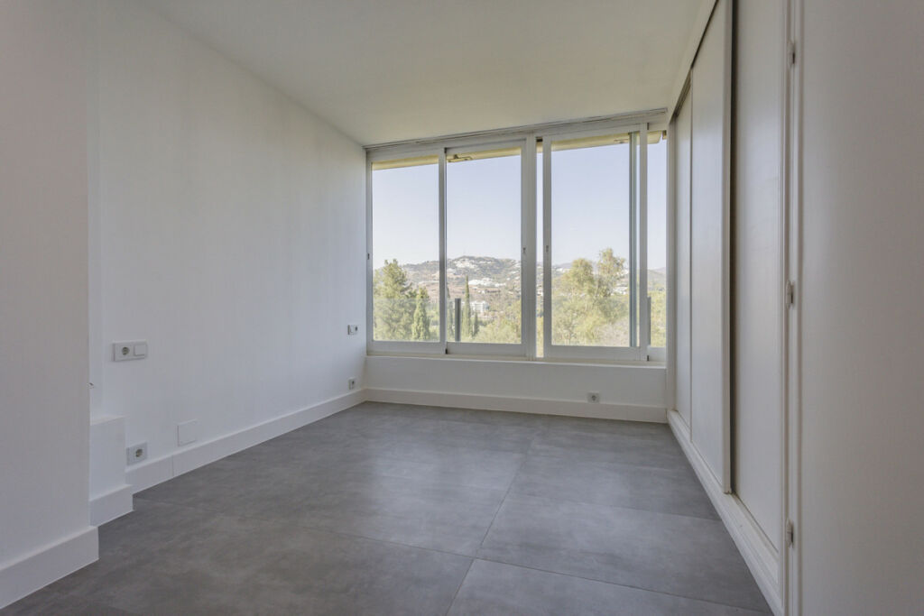 Middle Floor Apartment Río Real Málaga - image 32