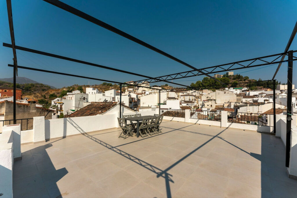 Townhouse Monda Málaga - image 32
