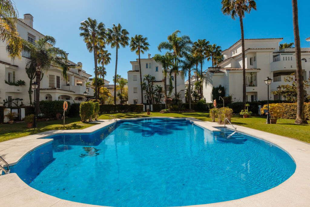 Ground Floor Apartment Nueva Andalucía Málaga - image 32