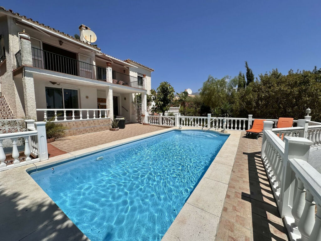 Detached Villa Cerros del Aguila Málaga - image 32