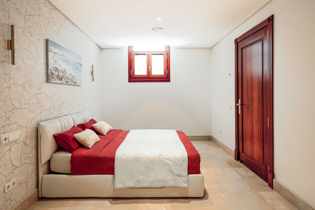 Detached Villa Marbella Málaga - image 35