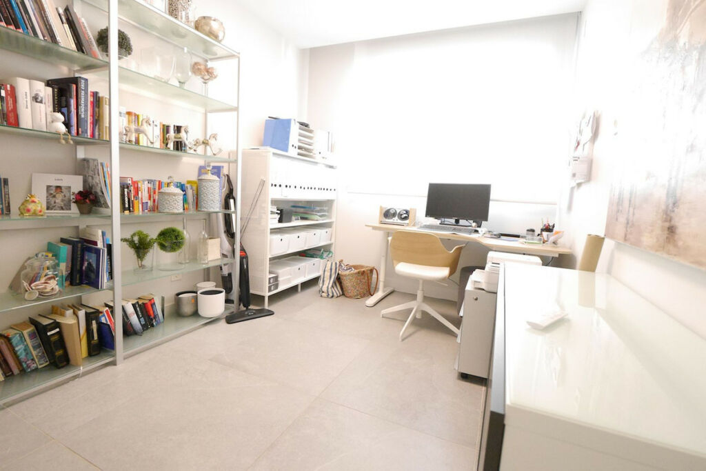 Middle Floor Apartment Cabopino Málaga - image 32