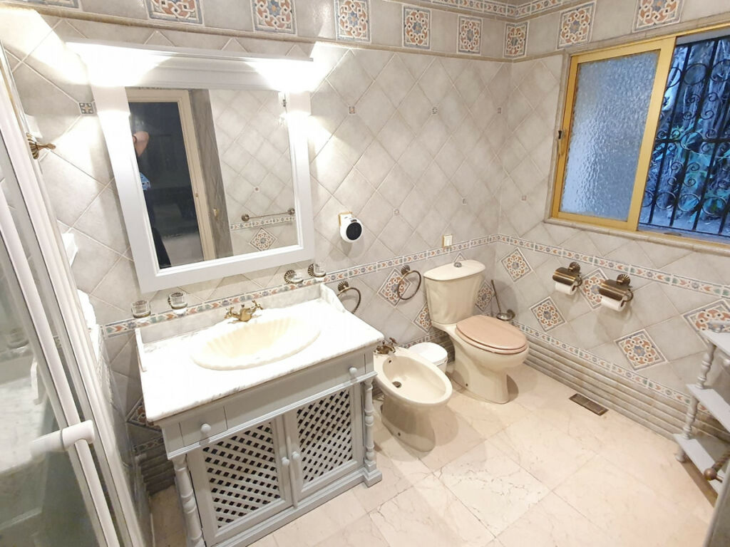 Detached Villa Nueva Andalucía Málaga - image 29