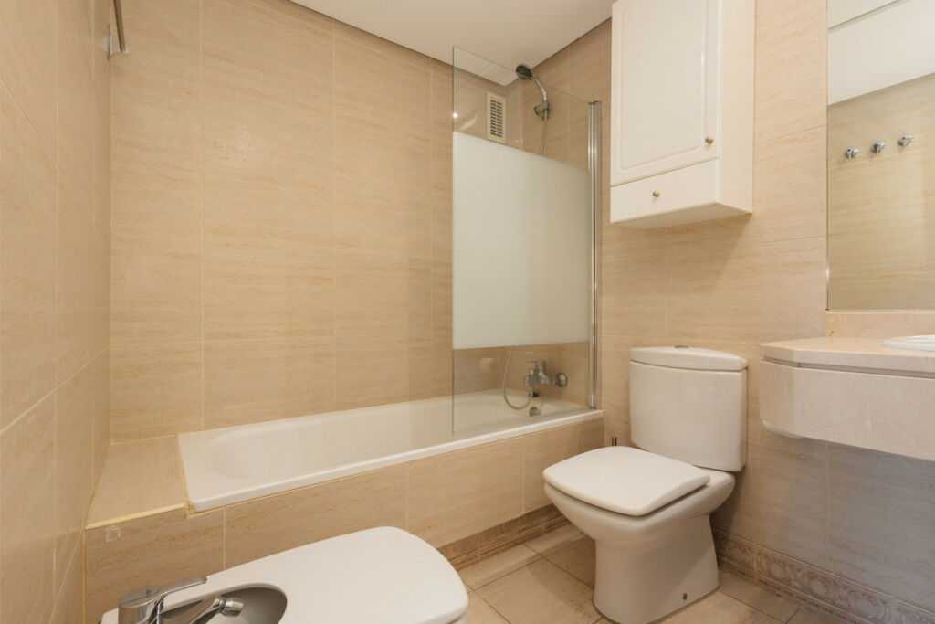 Middle Floor Apartment Puerto Banús Málaga - image 33