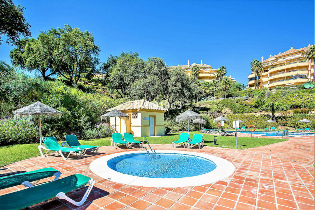 Middle Floor Apartment Elviria Málaga - image 33