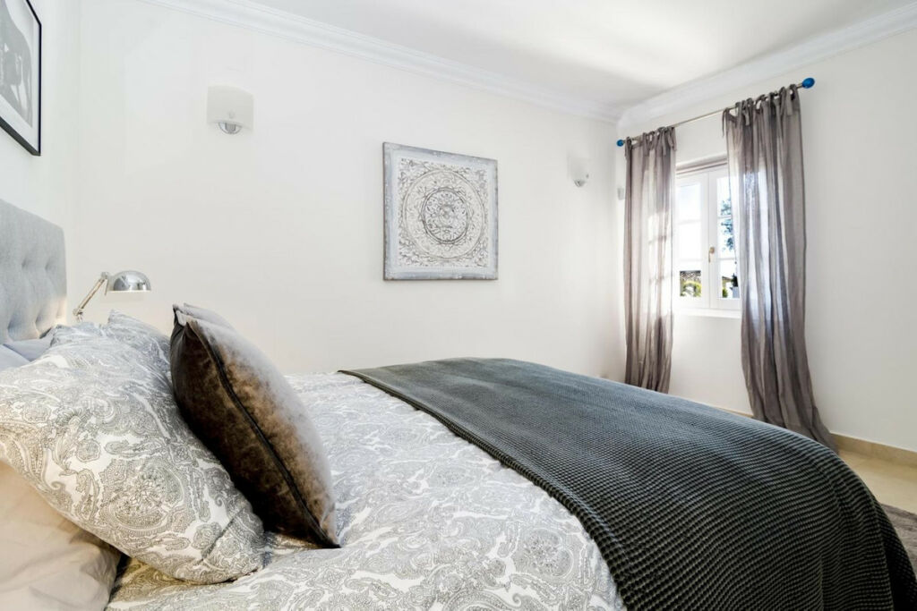 Detached Villa Benahavís Málaga - image 33
