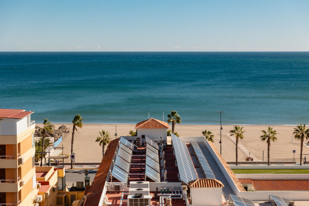 Middle Floor Apartment Playamar Málaga - image 33