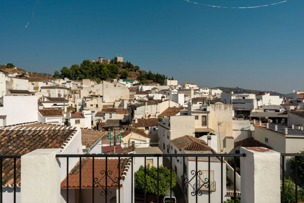 Townhouse Monda Málaga - image 33