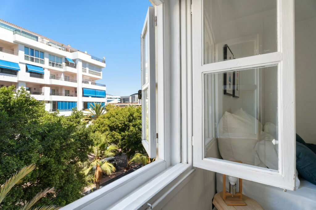 Middle Floor Apartment Puerto Banús Málaga - image 33