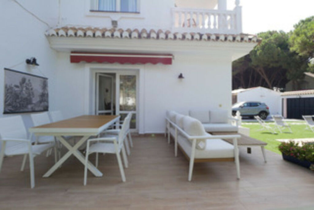 Detached Villa Cabopino Málaga - image 33