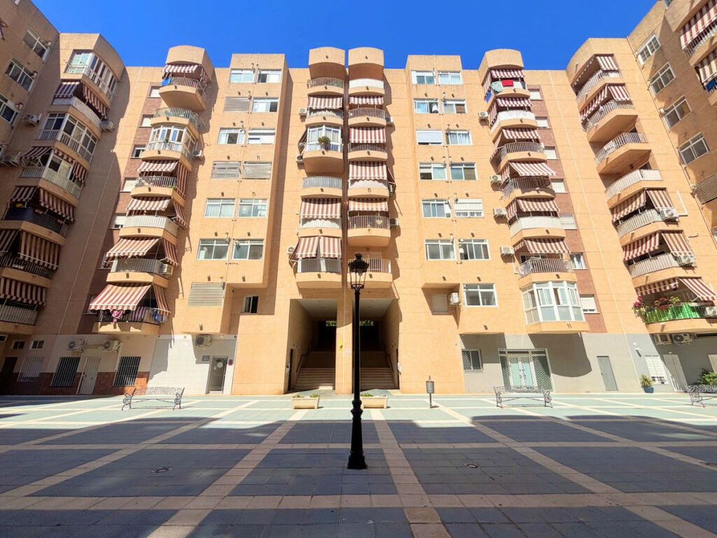 Middle Floor Apartment Estepona Málaga - image 33