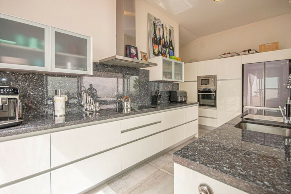 Detached Villa La Mairena Málaga - image 33