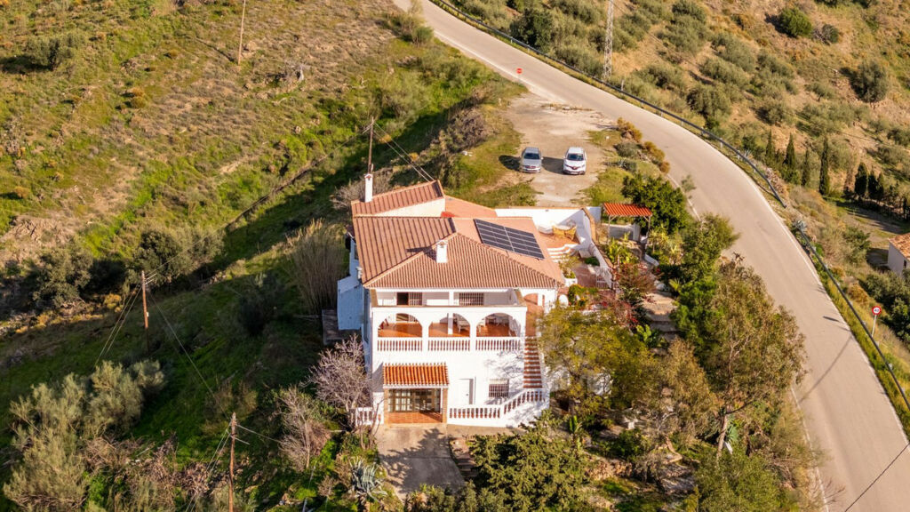 Detached Villa La Viñuela Málaga - image 33