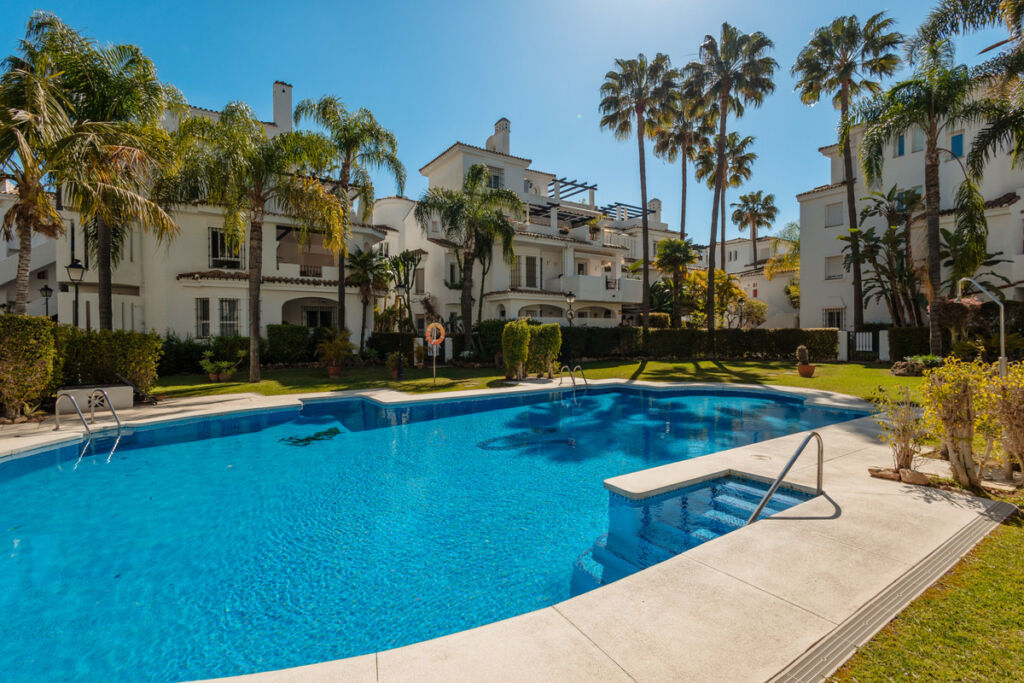 Ground Floor Apartment Nueva Andalucía Málaga - image 33