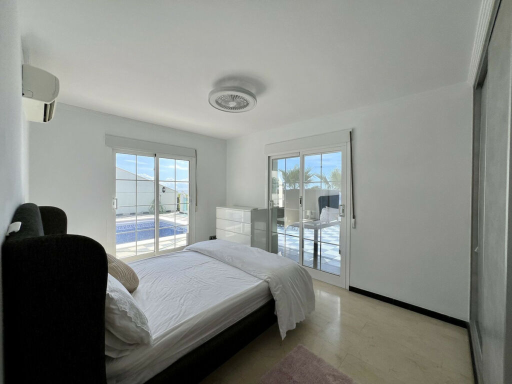 Detached Villa El Chaparral Málaga - image 33