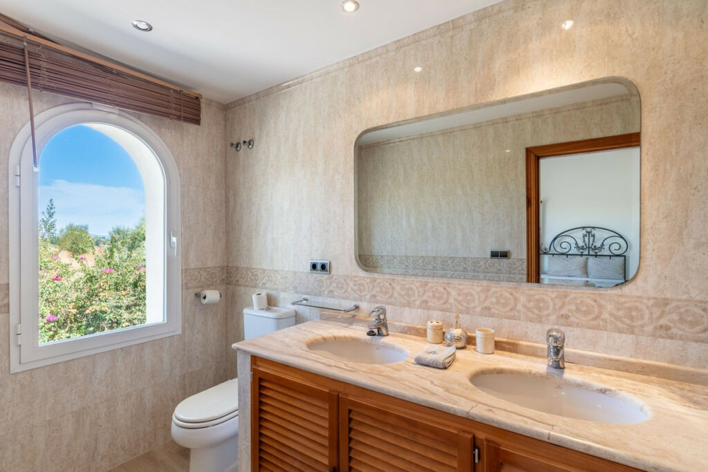 Detached Villa Benahavís Málaga - image 33