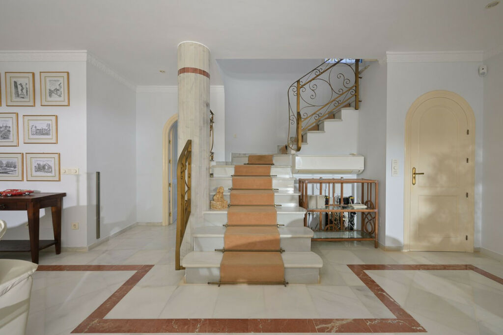 Detached Villa Marbesa Málaga - image 33