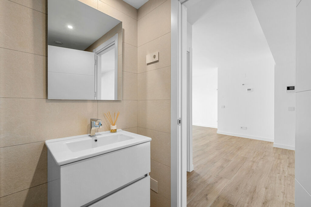 Middle Floor Apartment Punta Prima Alicante - image 33
