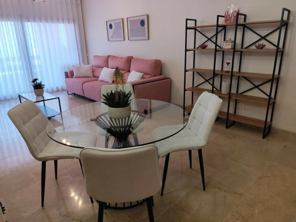 Middle Floor Apartment La Duquesa Málaga - image 7