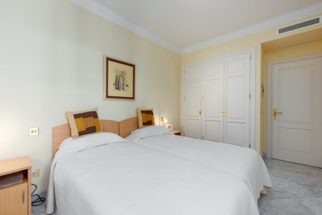 Middle Floor Apartment The Golden Mile Málaga - image 33