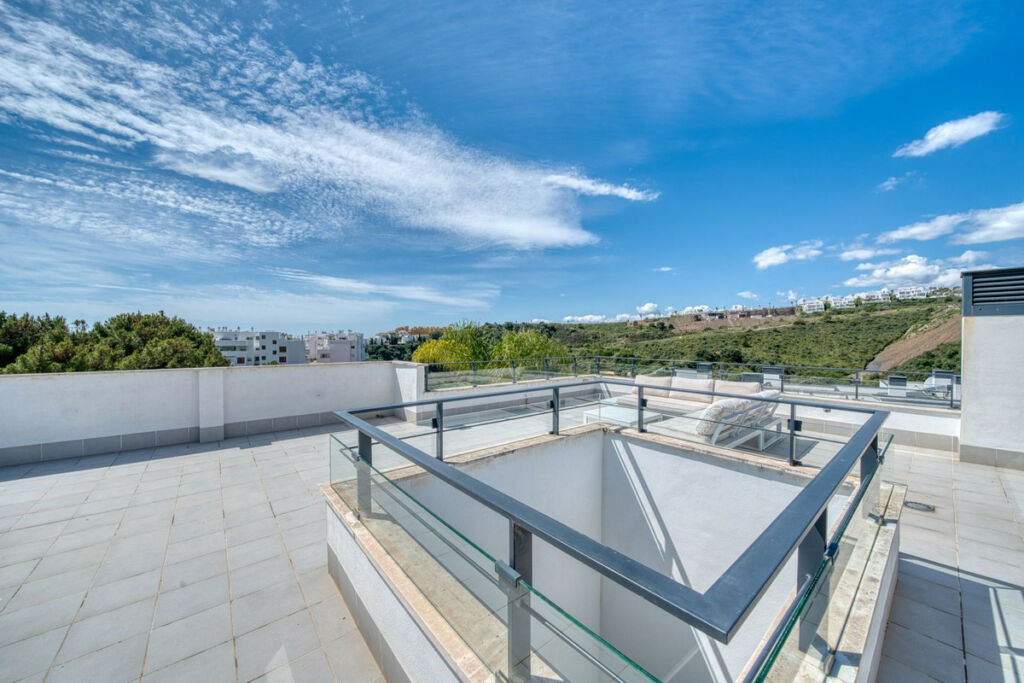 Detached Villa Estepona Málaga - image 33
