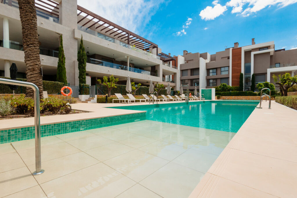 Middle Floor Apartment Cancelada Málaga - image 33