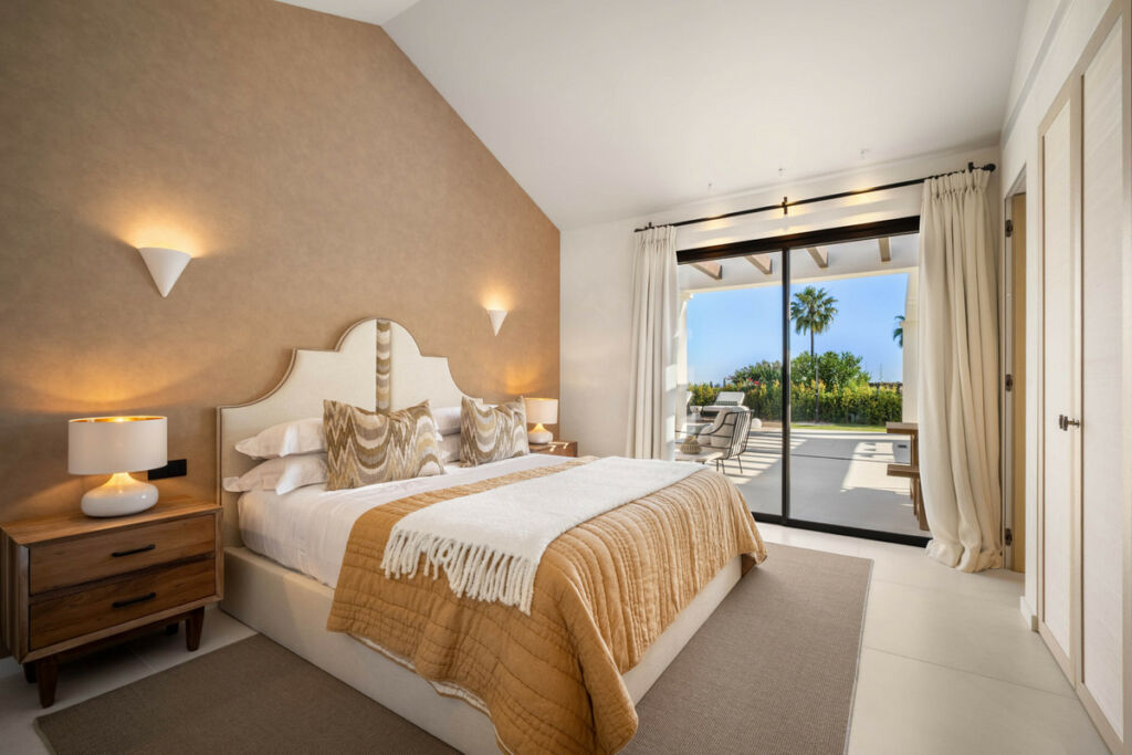 Detached Villa Nueva Andalucía Málaga - image 33