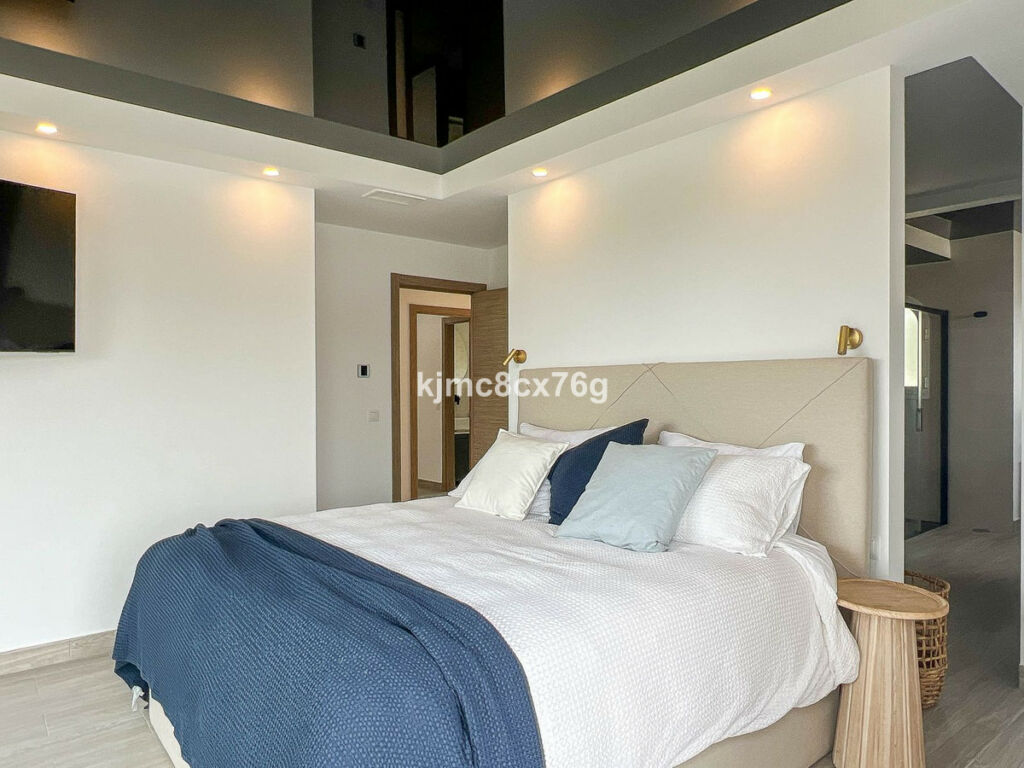 Detached Villa Riviera del Sol Málaga - image 33