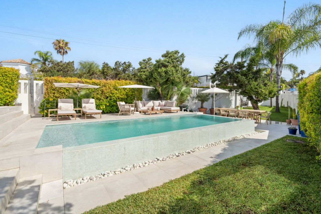 Detached Villa Marbesa Málaga - image 33