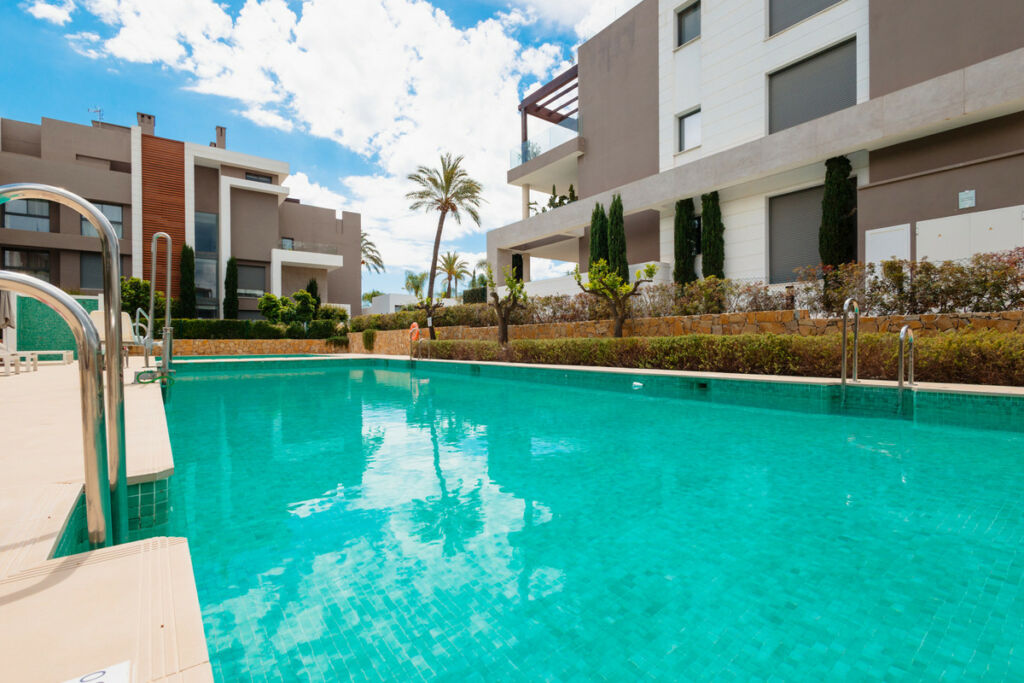 Middle Floor Apartment Cancelada Málaga - image 34
