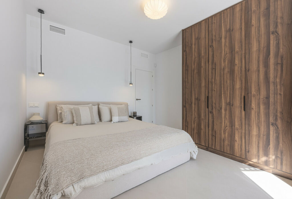 Middle Floor Apartment The Golden Mile Málaga - image 33