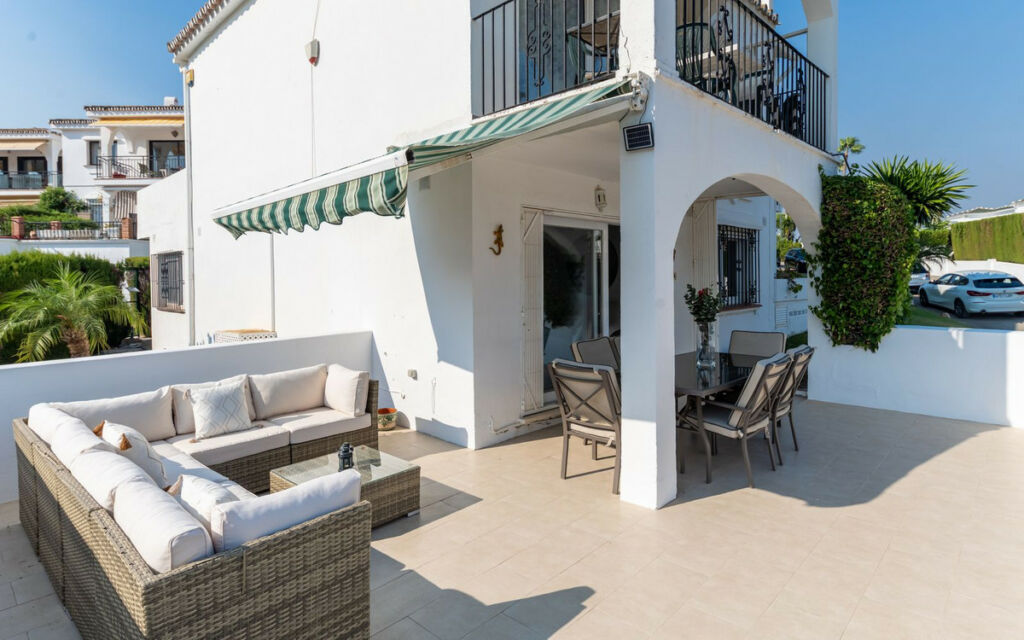 Ground Floor Apartment El Paraiso Málaga - image 11