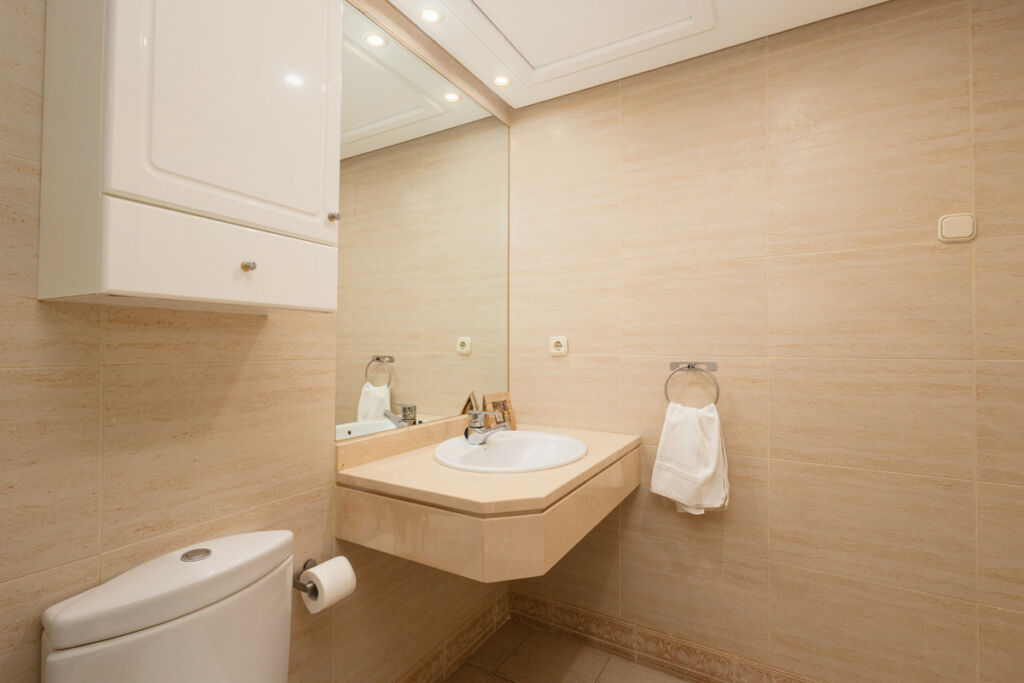 Middle Floor Apartment Puerto Banús Málaga - image 34