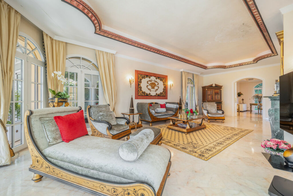 Detached Villa The Golden Mile Málaga - image 34