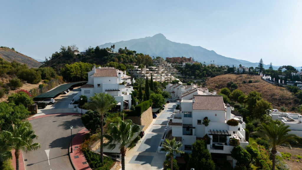 Penthouse Duplex Nueva Andalucía Málaga - image 34