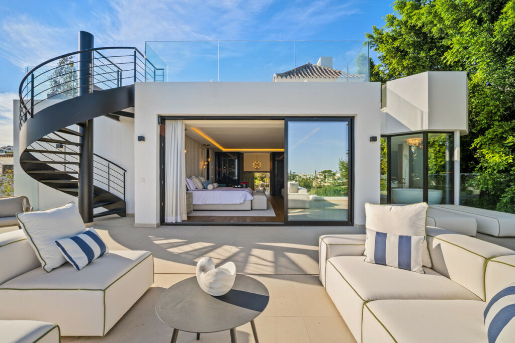 Detached Villa Nueva Andalucía Málaga - image 34