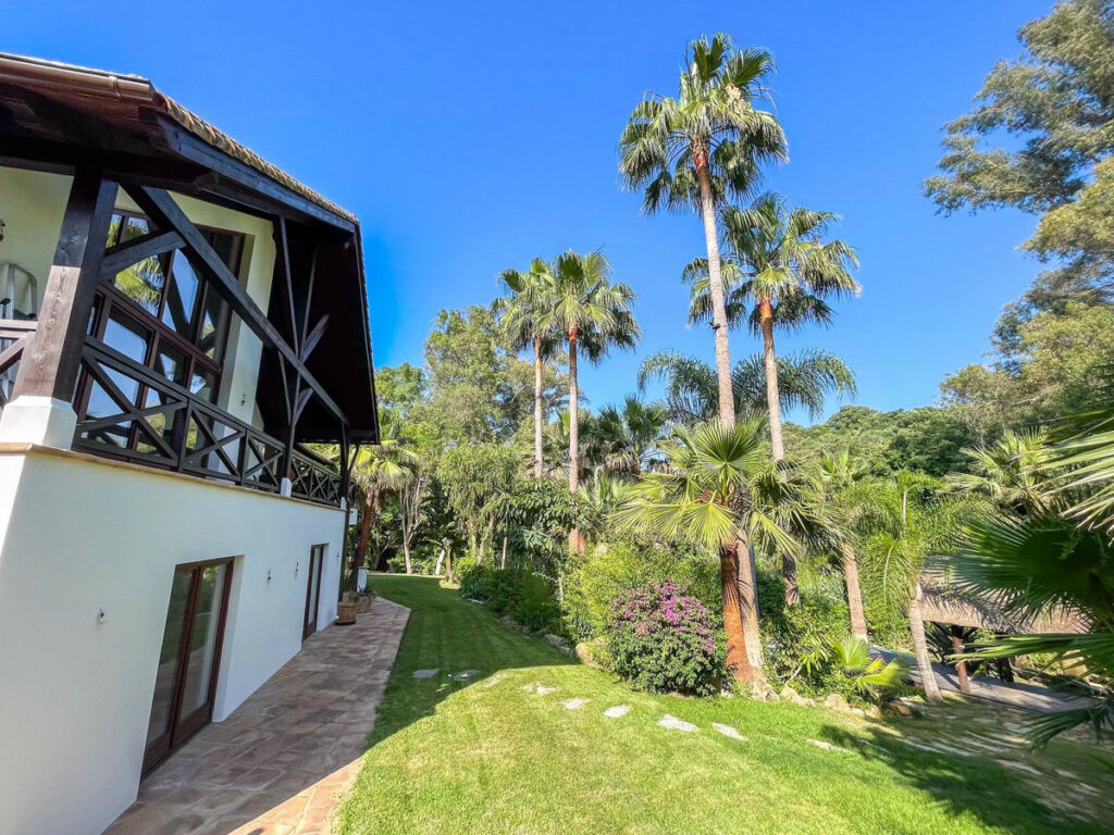 Detached Villa Sotogrande Cádiz - image 34