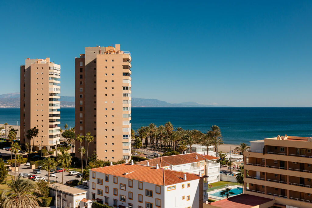 Middle Floor Apartment Playamar Málaga - image 34