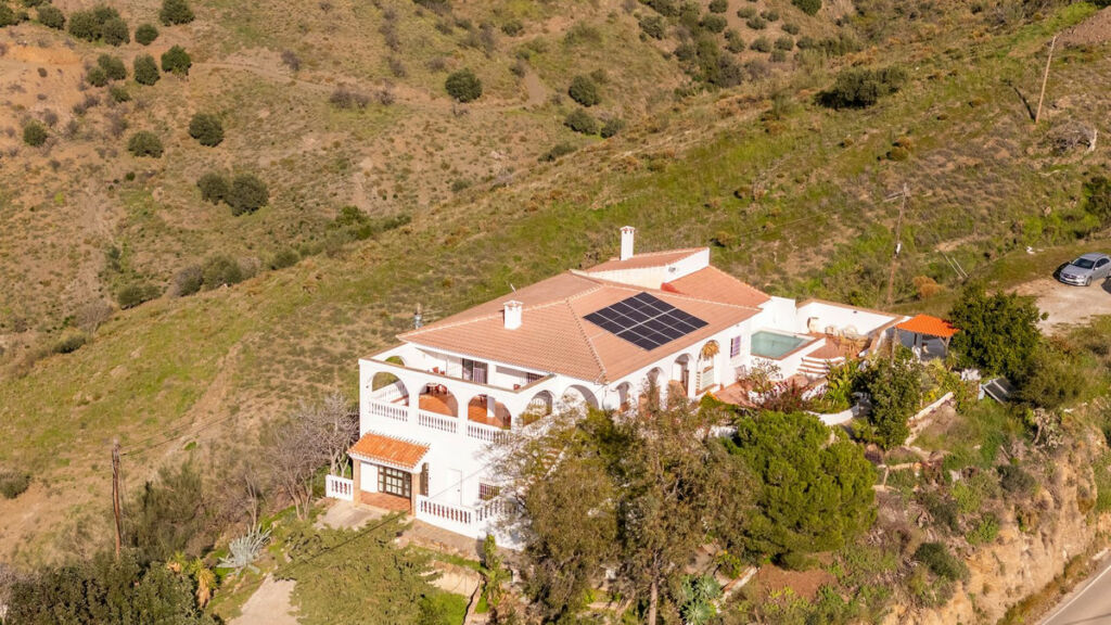 Detached Villa La Viñuela Málaga - image 34