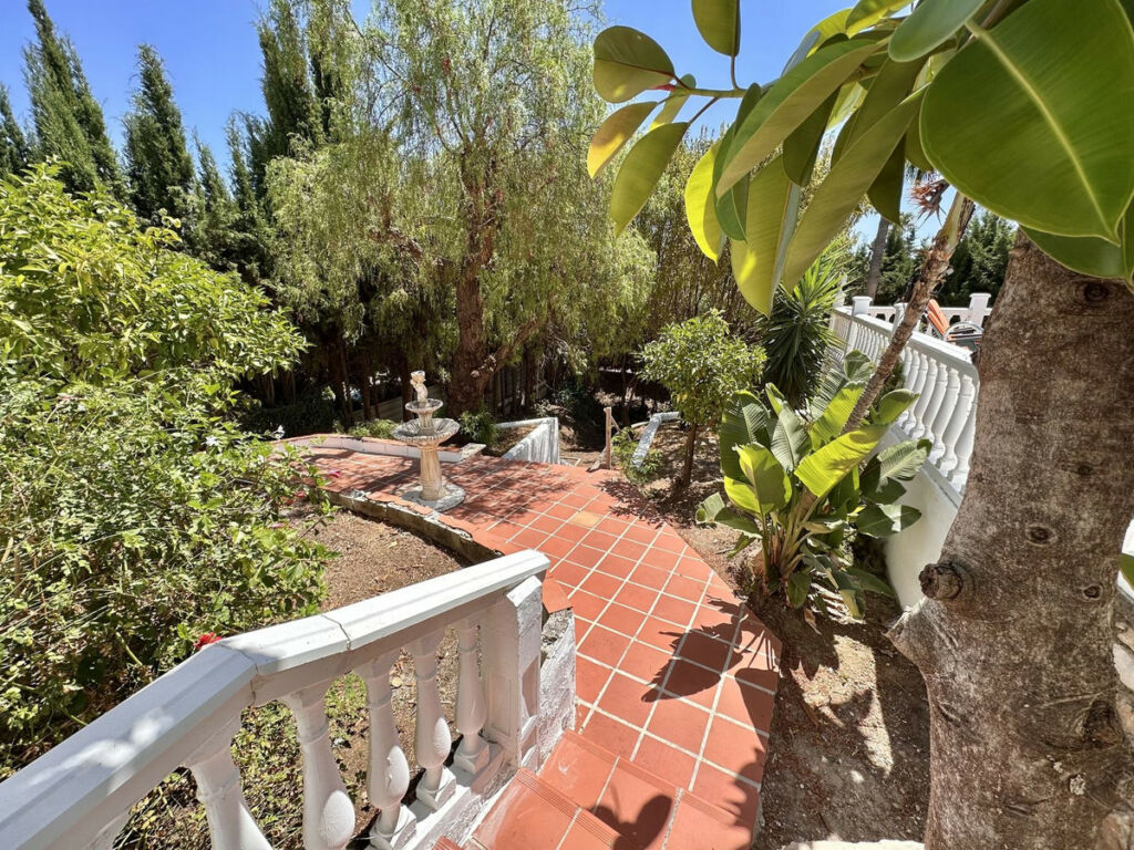 Detached Villa Cerros del Aguila Málaga - image 34