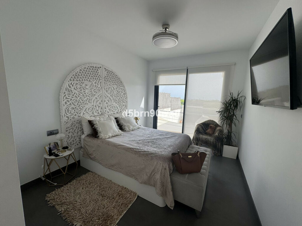 Detached Villa Estepona Málaga - image 29