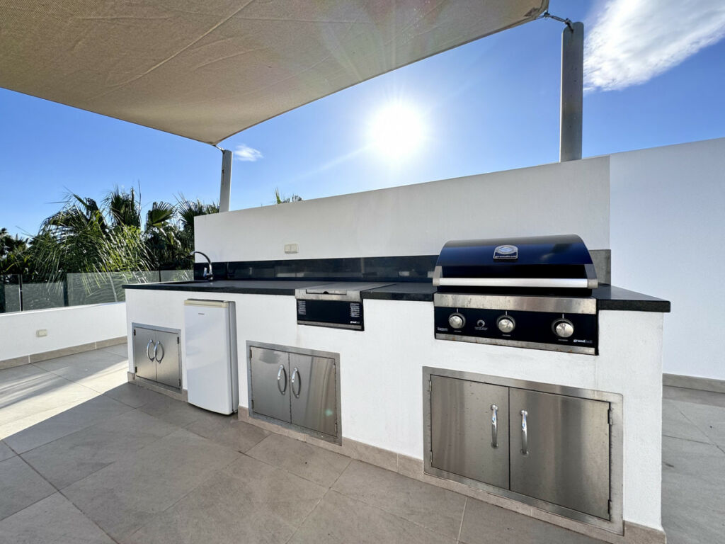 Detached Villa Estepona Málaga - image 34