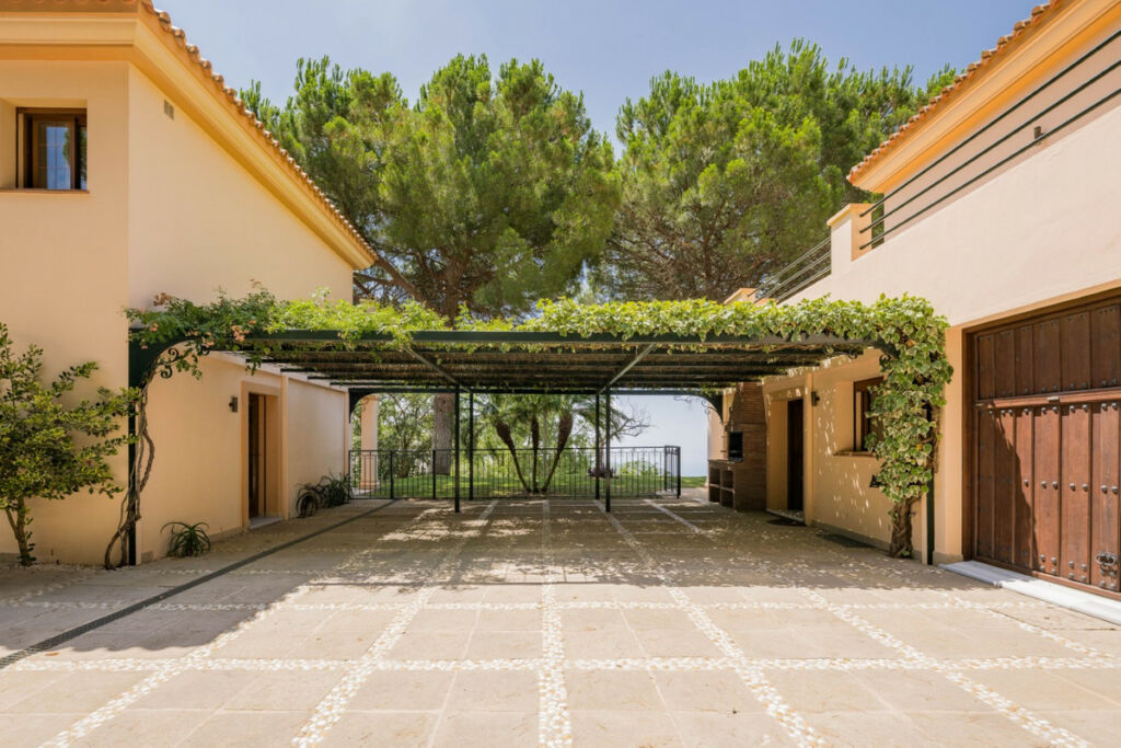 Detached Villa Ojén Málaga - image 31