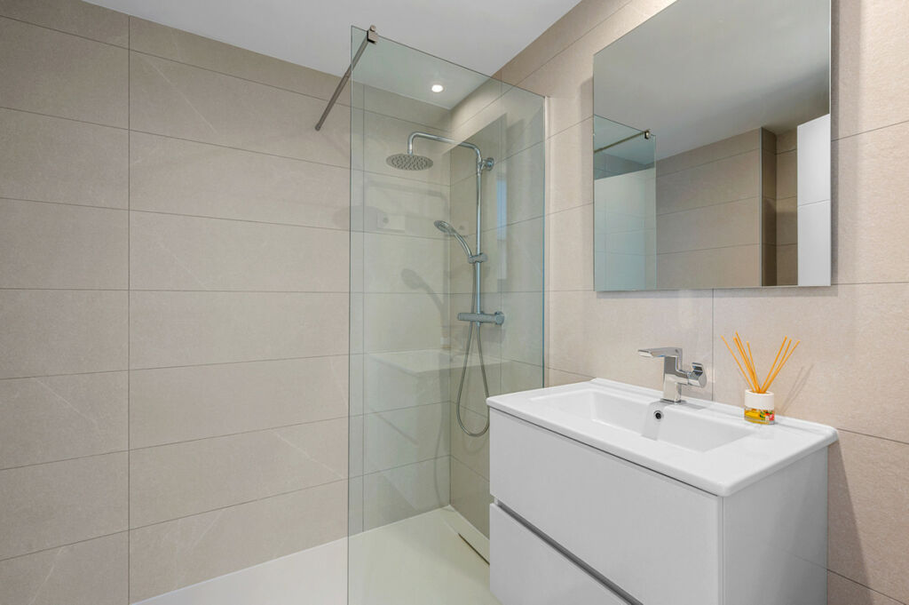Middle Floor Apartment Punta Prima Alicante - image 34