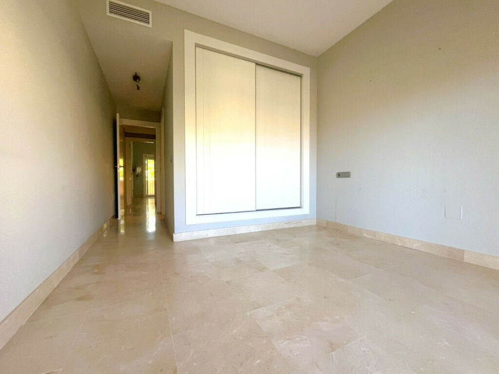 Middle Floor Apartment Estepona Málaga - image 34