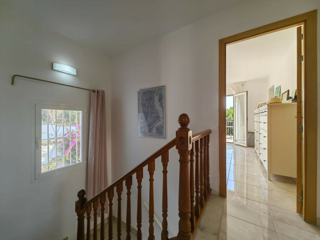 Detached Villa Estepona Málaga - image 34