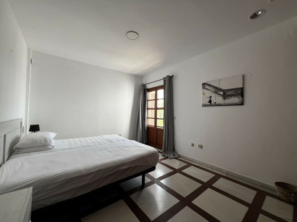 Detached Villa Estepona Málaga - image 35